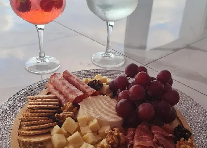 Bella Casa - أنغرا دو إِراويزو