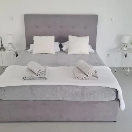 Aparthotel Bella Casa - *